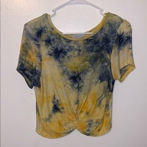 Knot-front tie-dye tee